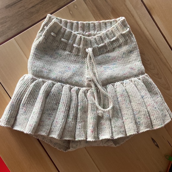 Misha and puff faded space - Picture 2 of 4